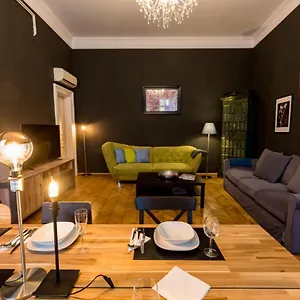 R38 - Artists Luxury Apartment Budapest